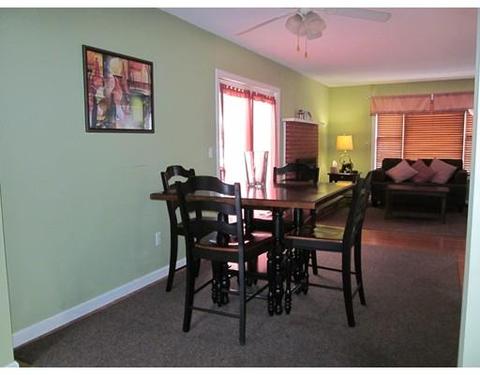 378 Parkerview St, Springfield, MA 01129 photo 9