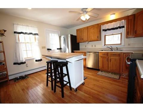 28 Dodge Hill Rd, Sutton, MA 01590 photo 3
