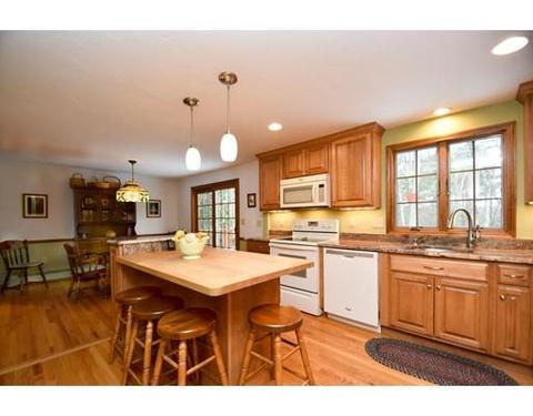 20 Merrill Rd, Sutton, MA 01590 photo 4