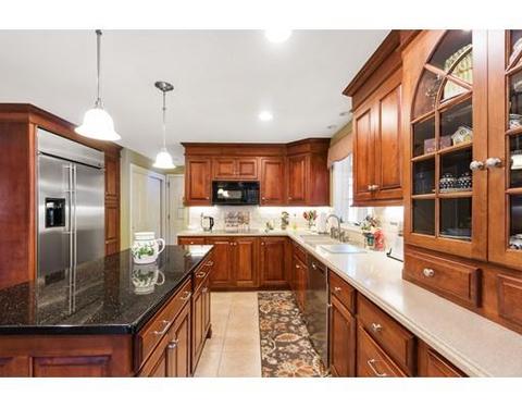 2 Meadow Dr, Upton, MA 01568 photo 4