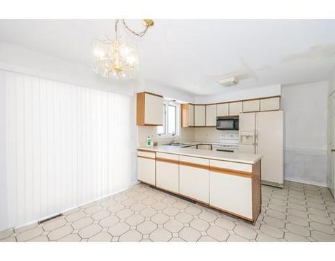 100 Odion St, Springfield, MA 01118 photo 5