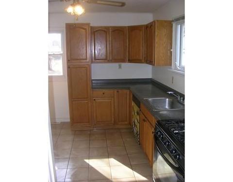 125 Rochford Cir, Springfield, MA 01128 photo 11