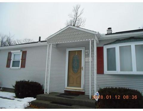 125 Rochford Cir, Springfield, MA 01128 photo 7