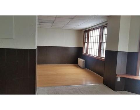 8 Liscomb St, Worcester, MA 01604 photo 4
