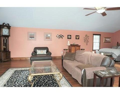 155 Cedar St, Sturbridge, MA 01518 photo 6