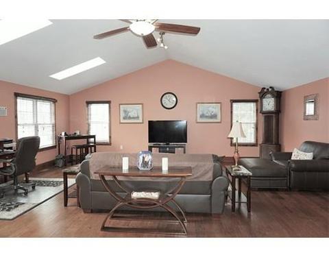 155 Cedar St, Sturbridge, MA 01518 photo 3