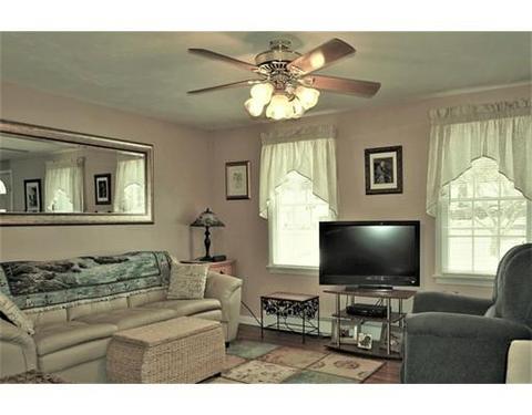 155 Cedar St, Sturbridge, MA 01518 photo 11