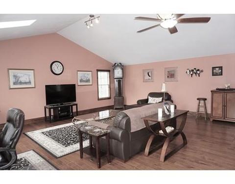 155 Cedar St, Sturbridge, MA 01518 photo 5