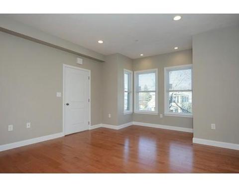 8 Putnam St #2, Danvers, MA 01923 photo 2