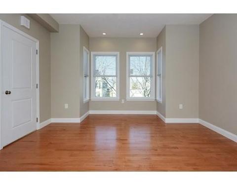 8 Putnam St #2, Danvers, MA 01923 photo 3