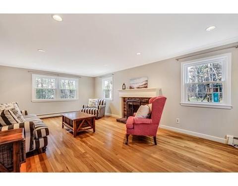 9 Minot Ave, Acton, MA 01720 photo 3