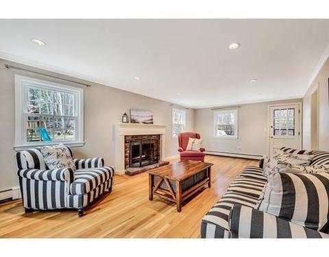 9 Minot Ave, Acton, MA 01720 photo 2