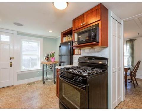 3 Munroe St, Beverly, MA 01915 photo 4