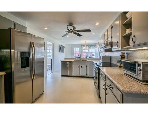 204 Centre St, Danvers, MA 01923 photo 3