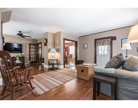 35 School St, Reading, MA 01867 photo 3