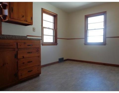 24 N Brook Rd, Springfield, MA 01119 photo 5