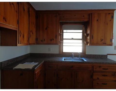 24 N Brook Rd, Springfield, MA 01119 photo 3