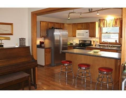 7 Laurel Dr, Easthampton, MA 01027 photo 5