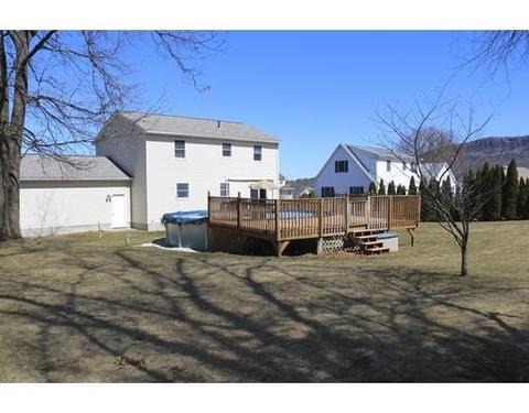 7 Laurel Dr, Easthampton, MA 01027 photo 2