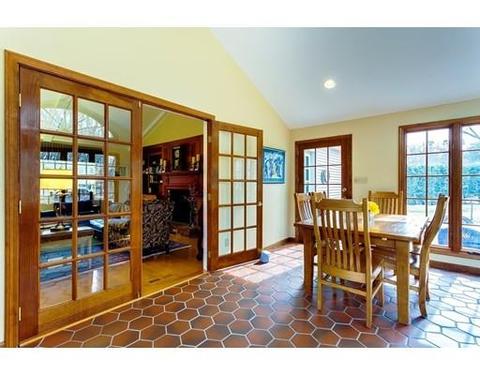 8 Mohawk Dr, Longmeadow, MA 01106 photo 24