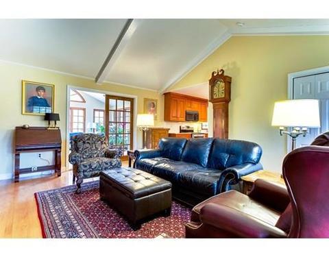 8 Mohawk Dr, Longmeadow, MA 01106 photo 6