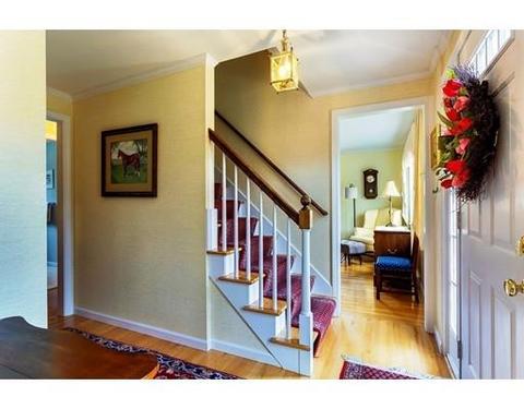 8 Mohawk Dr, Longmeadow, MA 01106 photo 3
