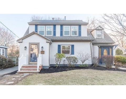 1 Pilgrim Rd, Marblehead, MA 01945 photo 1