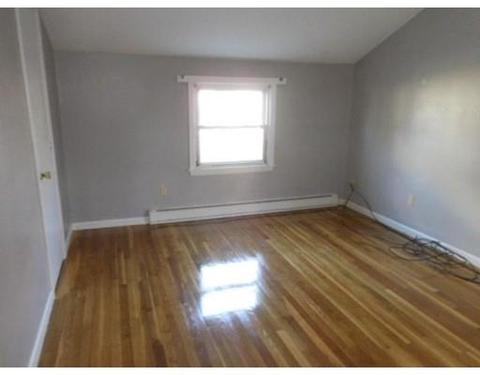 64 Humbert St, Springfield, MA 01109 photo 4