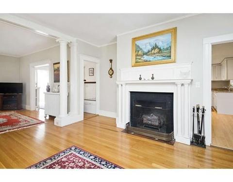 7 Marion St, Dedham, MA 02026 photo 4