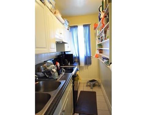 13 Marshall St, Worcester, MA 01604 photo 8