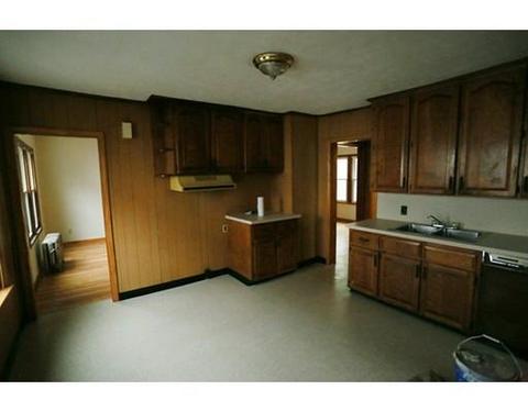 89 Mooreland St, Springfield, MA 01104 photo 8