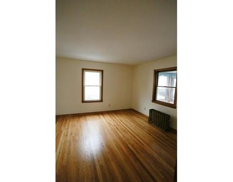 89 Mooreland St, Springfield, MA 01104 photo 4