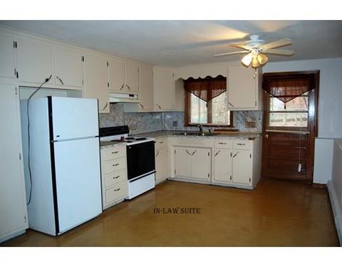 58 Derby Dingle St, Springfield, MA 01107 photo 21