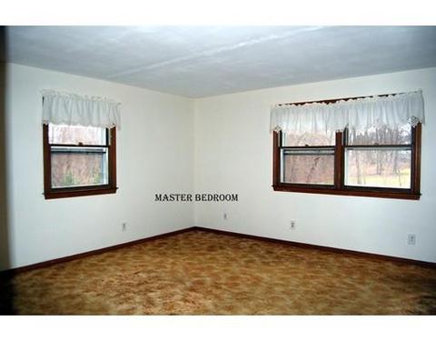 58 Derby Dingle St, Springfield, MA 01107 photo 11