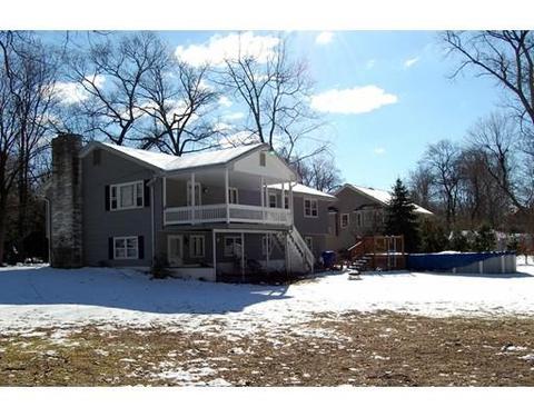 58 Derby Dingle St, Springfield, MA 01107 photo 4