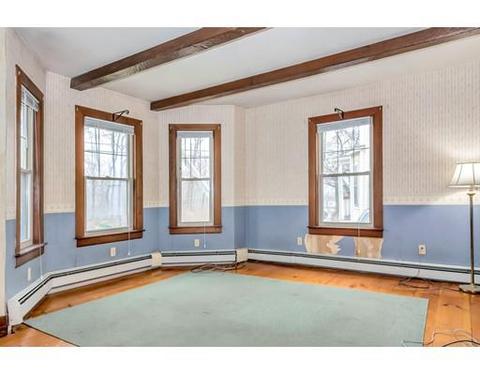 19 Evers St, Worcester, MA 01603 photo 2