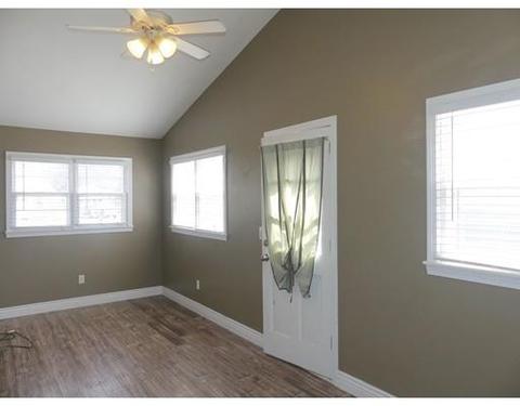 22 Jerilis Dr, Springfield, MA 01119 photo 3