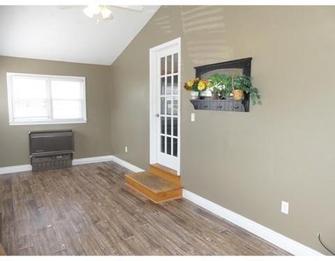 22 Jerilis Dr, Springfield, MA 01119 photo 4