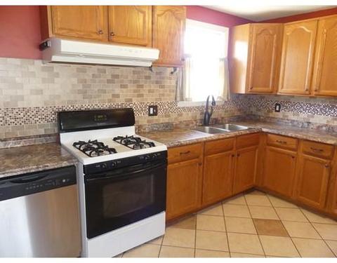 22 Jerilis Dr, Springfield, MA 01119 photo 5