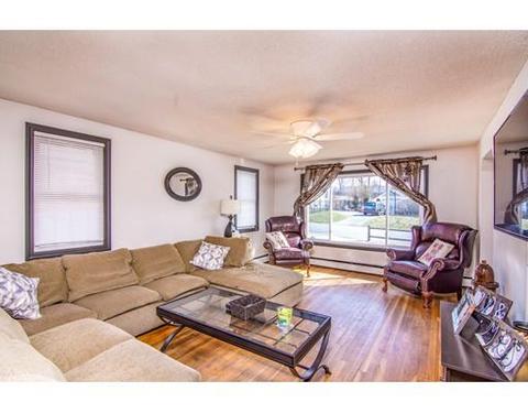 4 Tumbleweed Rd, Springfield, MA 01109 photo 2