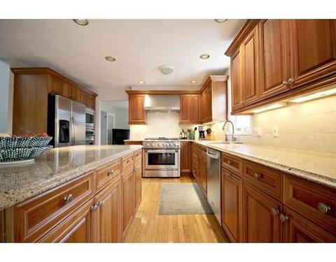 88 Forest St, Saugus, MA 01906 photo 6