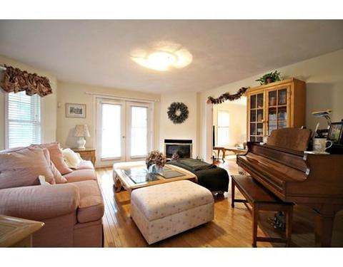 88 Forest St, Saugus, MA 01906 photo 11