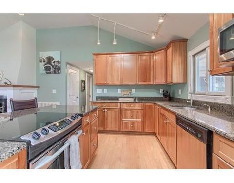 2 Springview Ter, Plaistow, NH 03865 photo 8