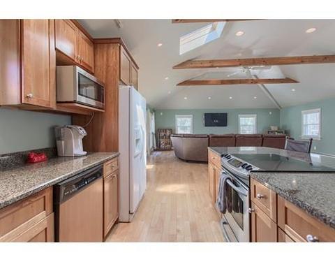 2 Springview Ter, Plaistow, NH 03865 photo 4
