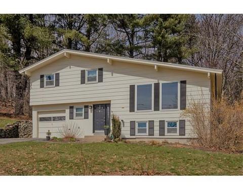 10 Champlain Dr, Hudson, MA 01749 photo 1