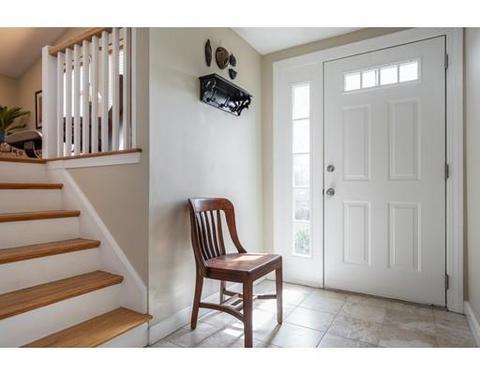 10 Champlain Dr, Hudson, MA 01749 photo 2