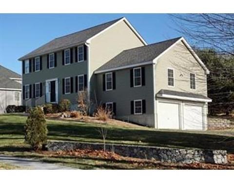19 Eileen Ave, Clinton, MA 01510 photo 2