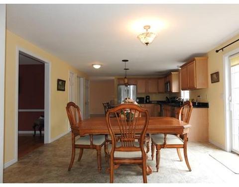 19 Eileen Ave, Clinton, MA 01510 photo 8