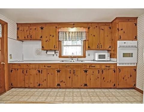 128 Oak St, Walpole, MA 02081 photo 3
