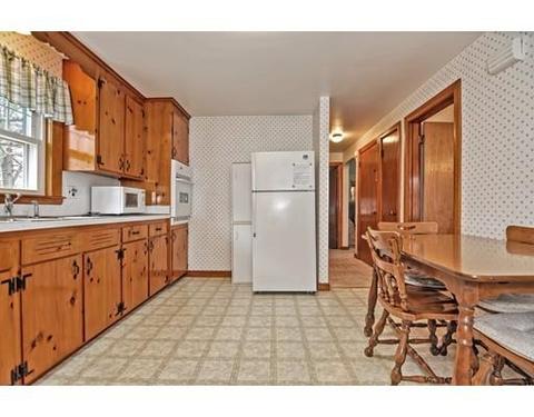 128 Oak St, Walpole, MA 02081 photo 4